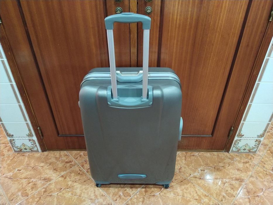 Mala malas de porão até 23 kg viagem casa quarto apartamento vivenda.