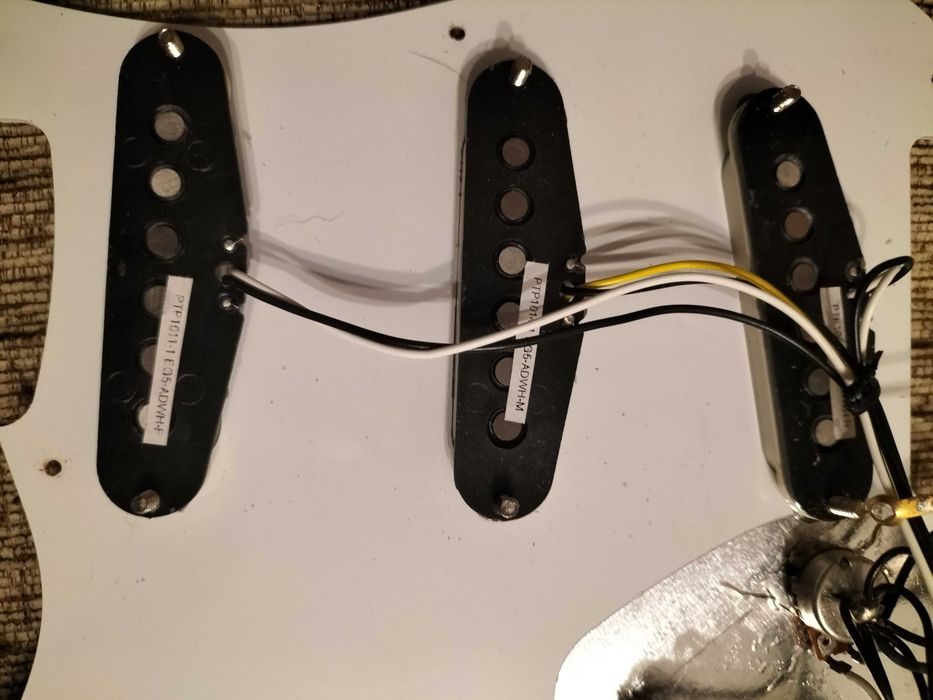 Oryginalny Nowy Kompletny(folia) PICKGUARD Squier CV 50s Strat MN