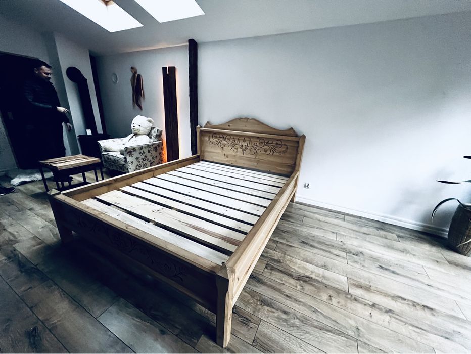 Łóżko góralskie recznie rzezbione lite drewno