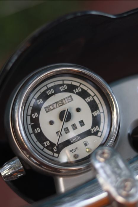 BMW R1200C 2002 – Apenas 7.919 km – Estado Excecional