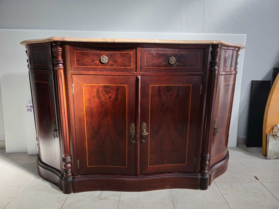 Móvel de Madeira com Pedra Mármore