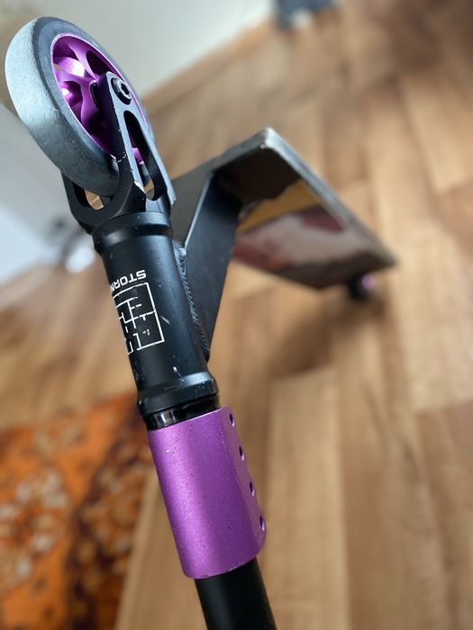 Трюковой  самокат Axel Storm б/у