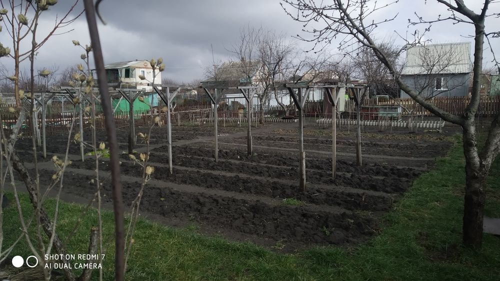 Продам дачу. На берегу р. Волчья. Павлоградский район.