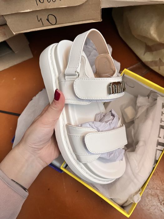 ЛІКВІДАЦІЯ СКЛАДУ! Жіночі білі босоніжки на липучках