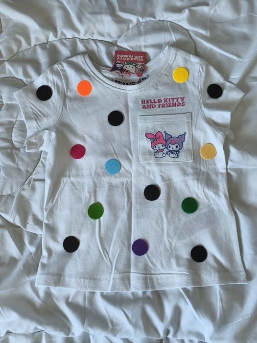 Hello kitty koszulka 122 Dzień Kropki