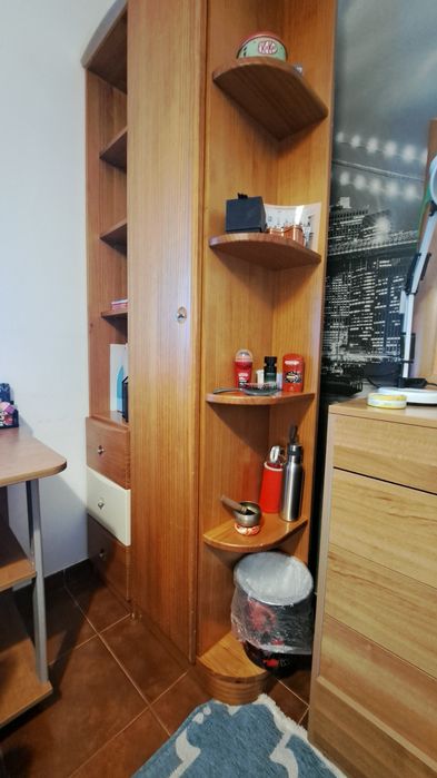 Quarto Juvenil com 2 Camas, Gavetões e Armário