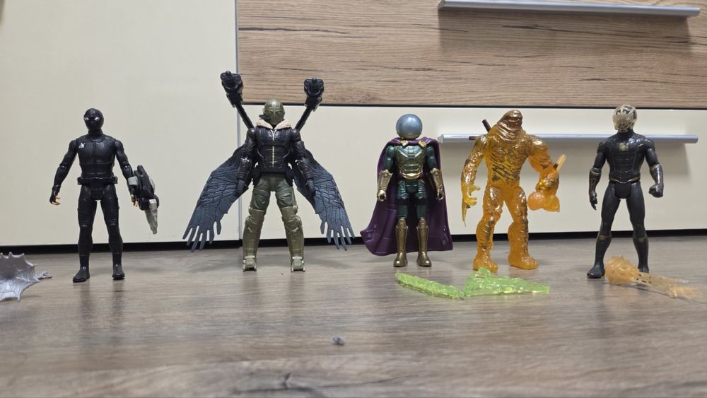 Іграшки супергерої Marvel