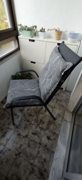 Cadeira de jardim com almofada