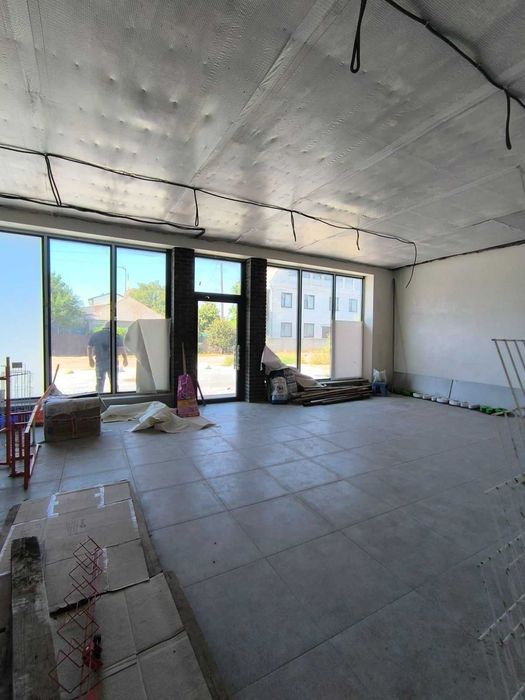 Помещение 57 кв.м. в отдельностоящем здании.Красная линия. Левый берег