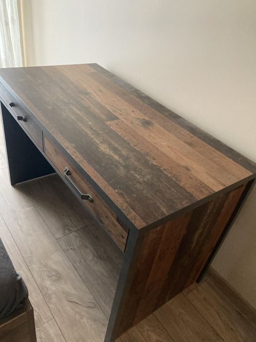 Biurko z szufladami drewniane