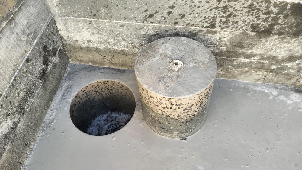 Різка бетону. Свердління отворів 
- димоходів 
- витяжк