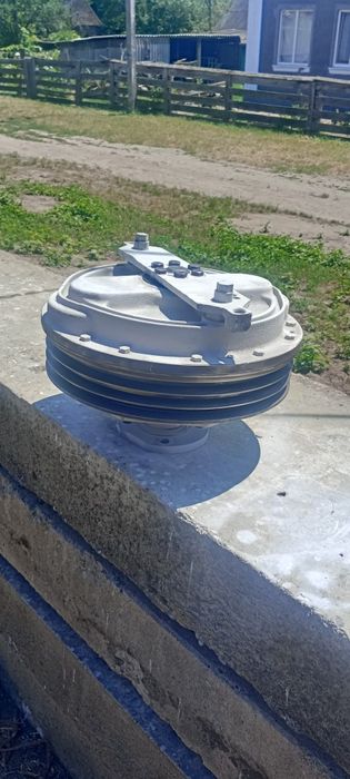 Claas Dominator 218 Mega ( 1995 г/в ) Передние и задние колёсные диски