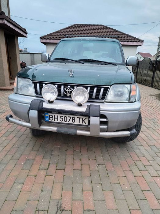 Позашляховик Toyota Prado