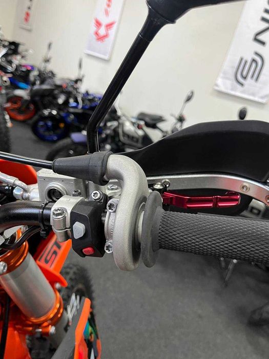 Мотоцикл STN V8 Enduro