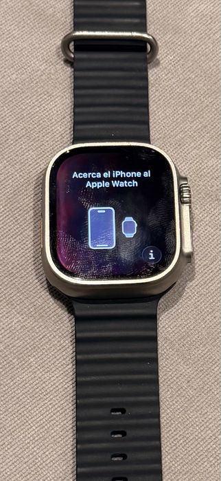 Apple Watch Ultra 49mm GPS + Cellular Titanium + Extras