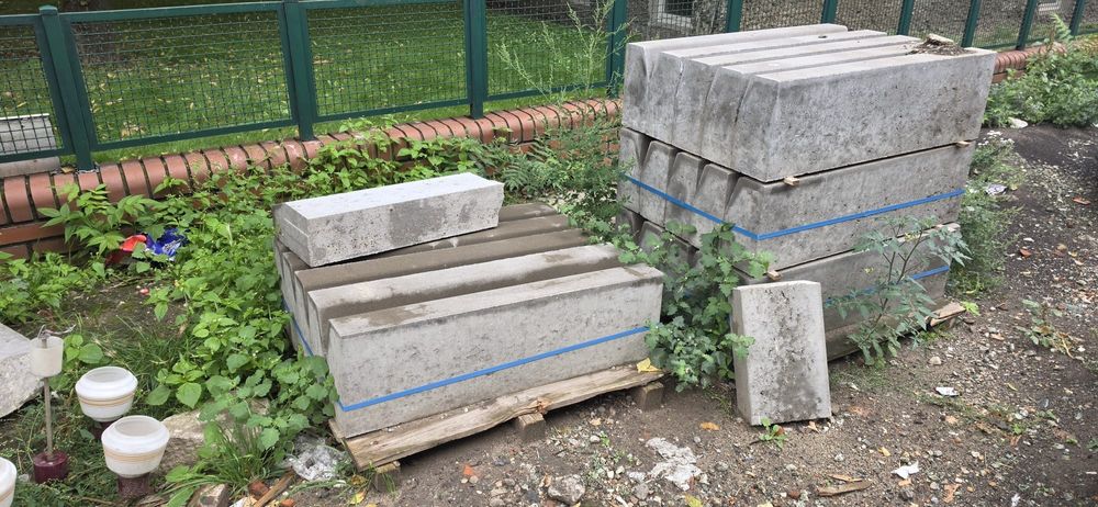 Materiały betonowe – krawężniki, obrzeża, palisady – cały zestaw