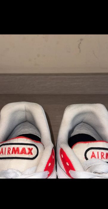 Nike Air Max IVO R45,5/29,5
White Habanero Red