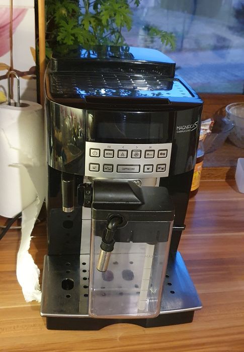 Ekspres delonghi Magnifica S cappuccino