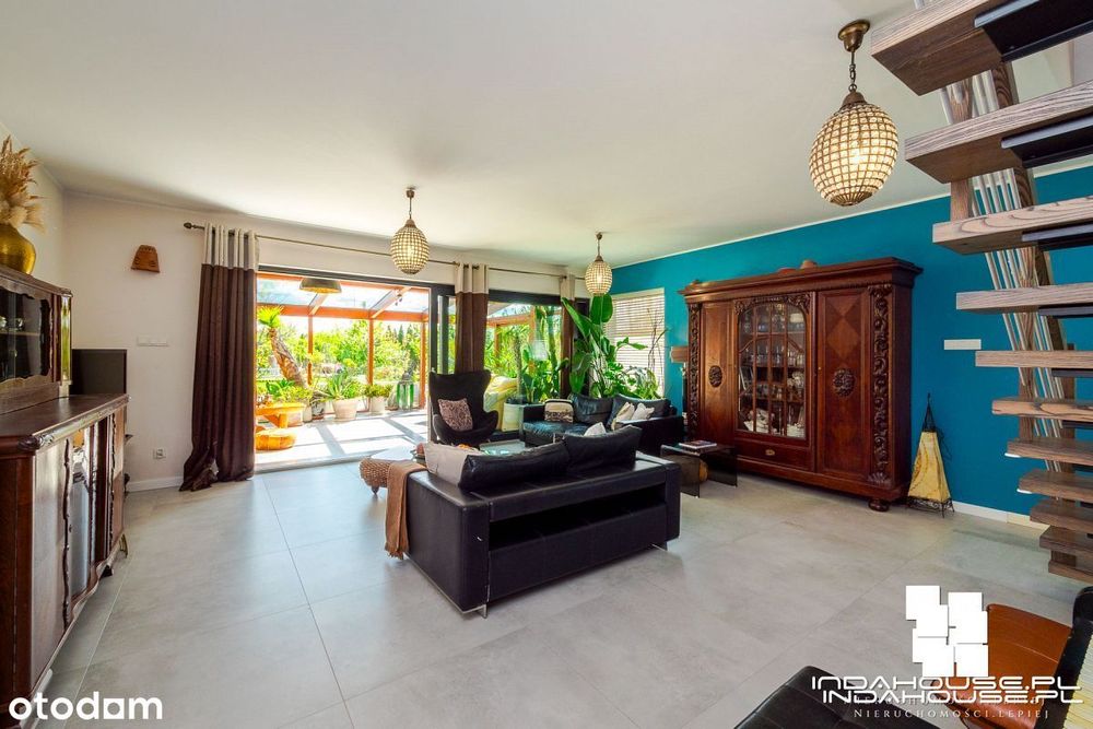 Płaski dach, 5 pokoi, ogród zimowy, fotowoltaika