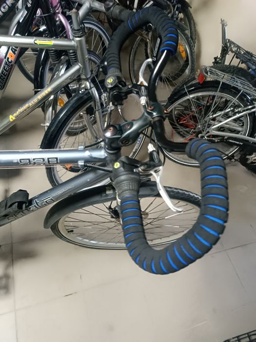 Велосипед на скоростях 28 колесо городской strato