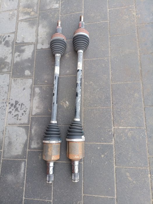 Полуось задня Tesla model Y піввісь