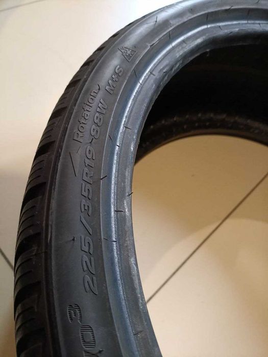Пара шин б/у 225/35R19 88W Hankook Winter i*cept evo3