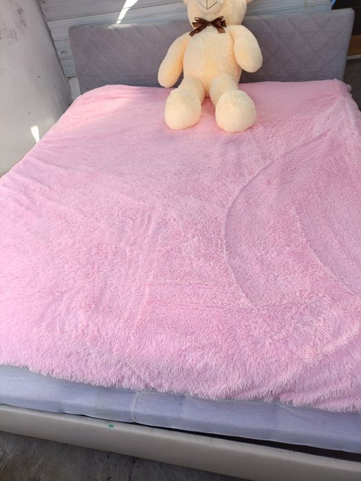 Кровать с матрасом 160/200