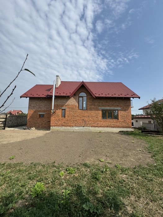 Будинок в Крихівцях з частковим ремонтом!!!