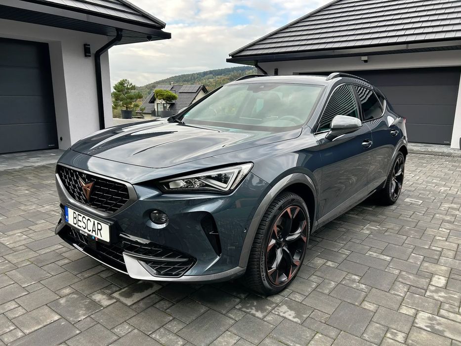 Cupra Formentor Akrapović Skóra Pamięć Foteli BeatsAudio Kamery360 Elektr.Klapa FV23%