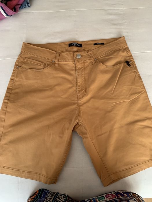 Calções camel, amarelo torrado Bershka