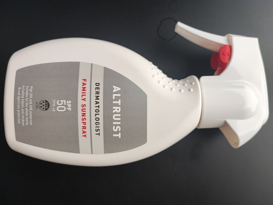 Altruist spray, spf 50.