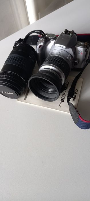 Câmera fotográfica "Canon EOS 300V"