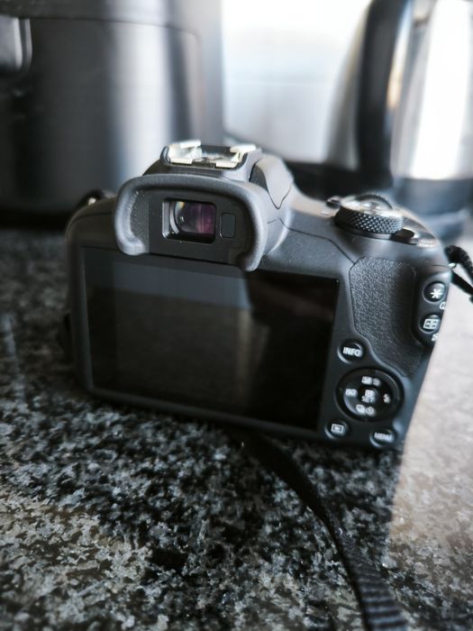 Máquina Fotografica Canon Eos R100 + RF-S 18-45mm IS-S Nova + cartão de memória 32GB
