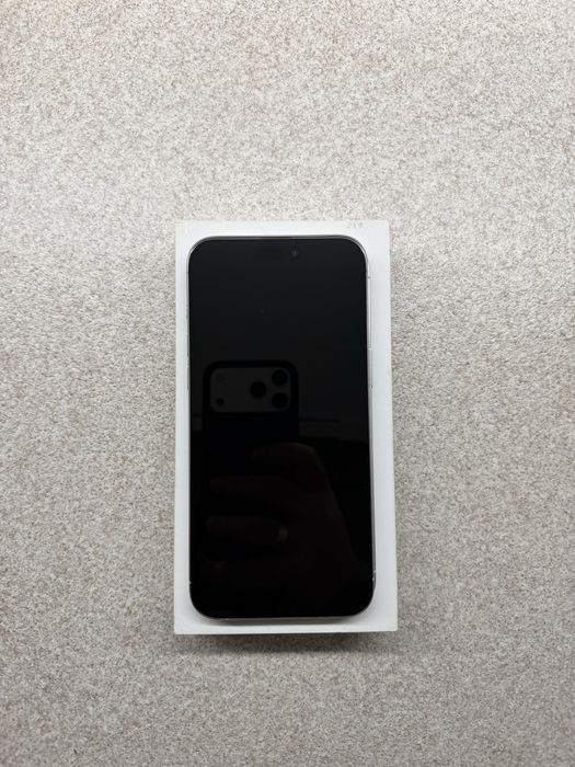 Iphone 15 pro max sim + e-sim белый