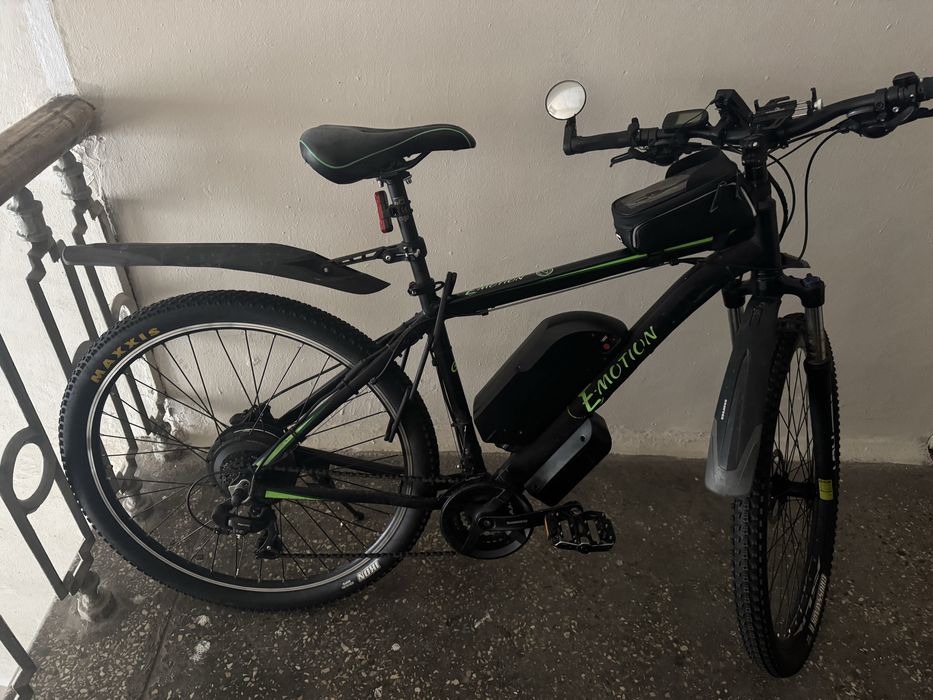 Електровелосипед E-motion MTB 29 GT 48V 700W / рама 19" чорно-зелений