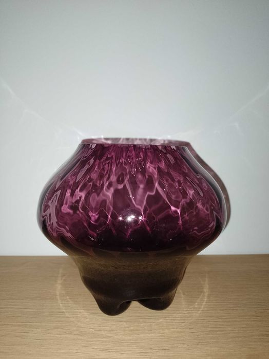 Piękny śliwkowy, fioletowy wazon