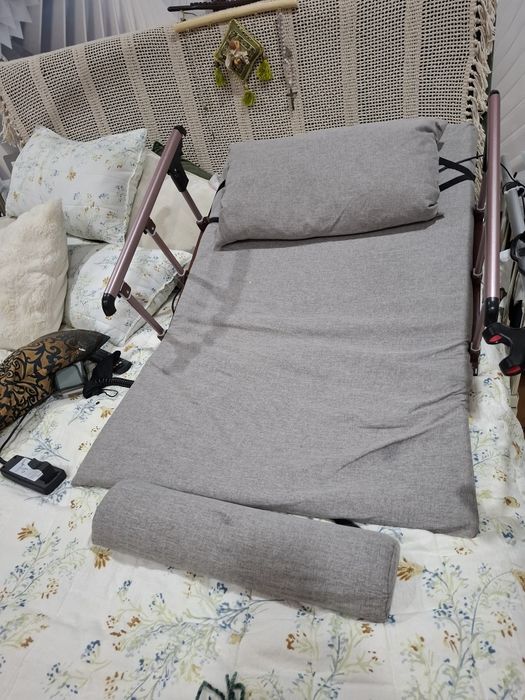Cama articulada  para pessoas de pouca mobilidade