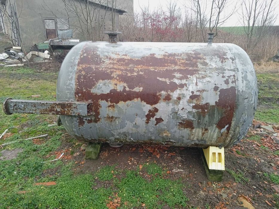 Beczka, hydrofor 2000 litrów