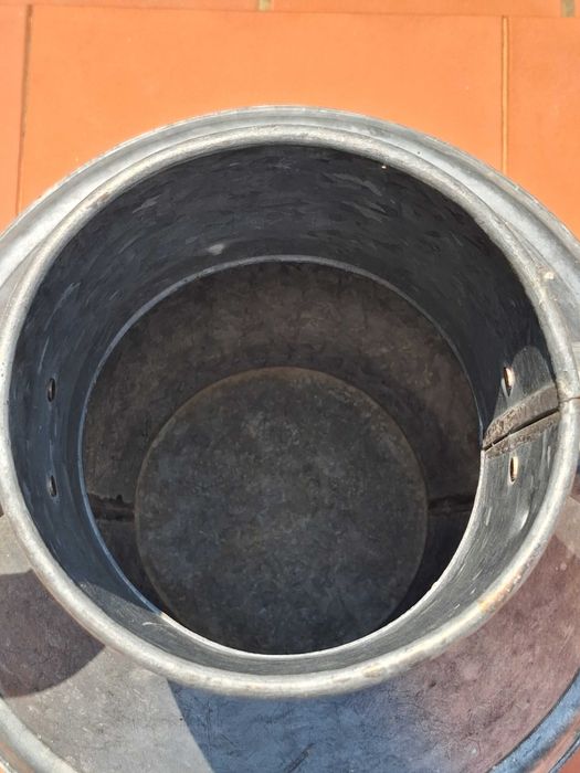 Cântaro, alguidar, leiteira e regador em chapa zincada