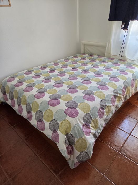 Cama sommier c/arrumação