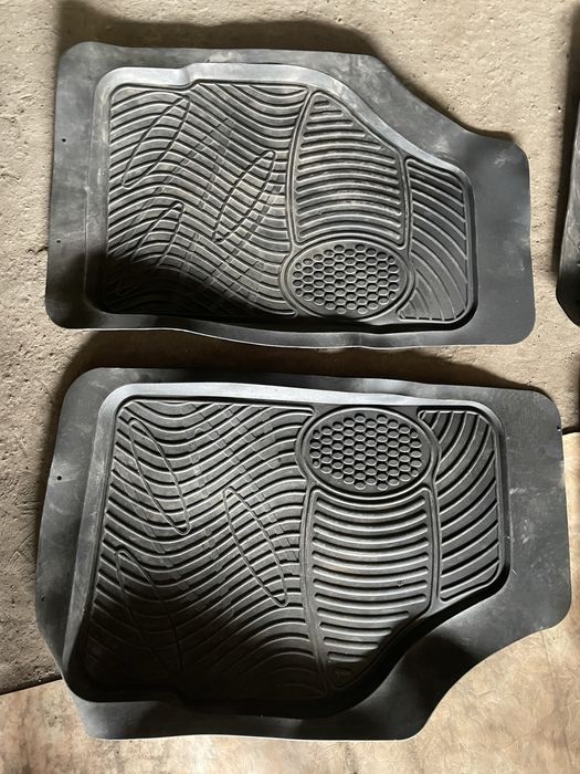 Коврики в авто б/у !