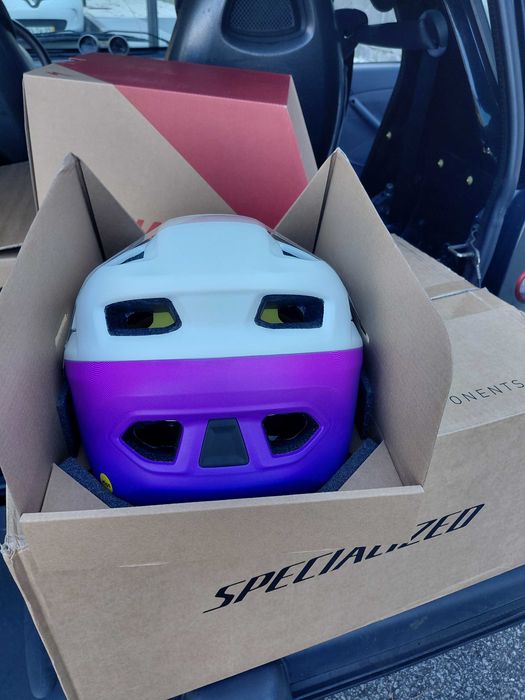 Capacete Specialized