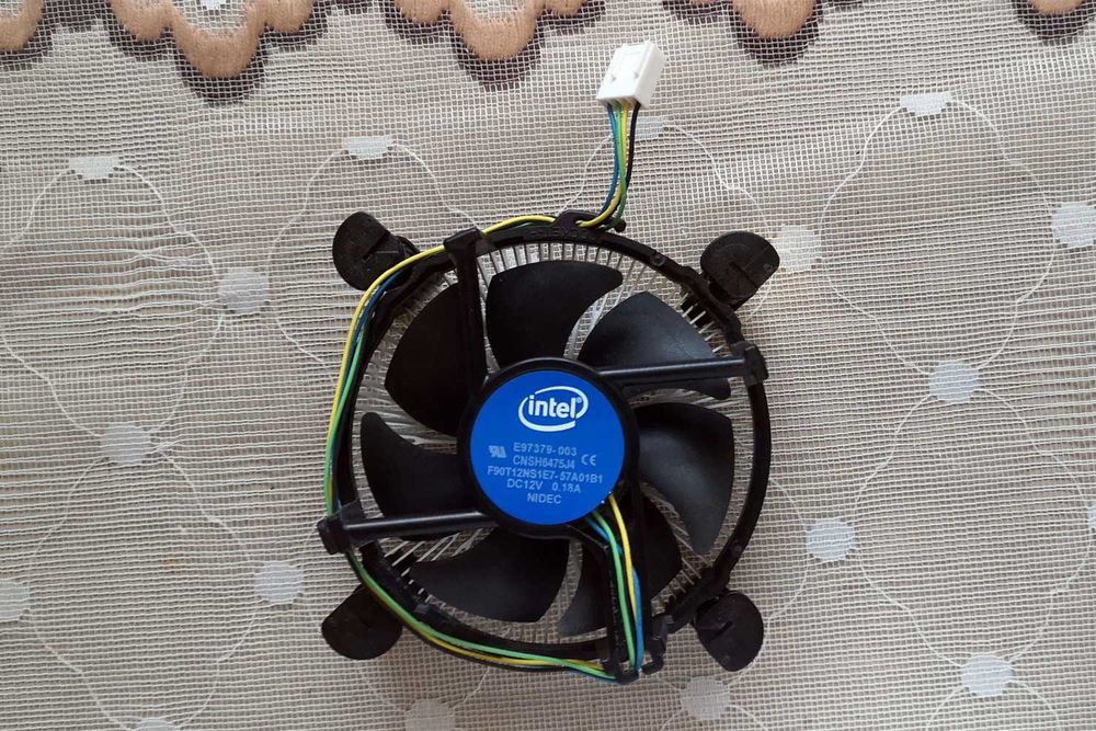 Процесор  Socket 1151  Intel Core i3-6100  (3.7 ГГц)   Skylake