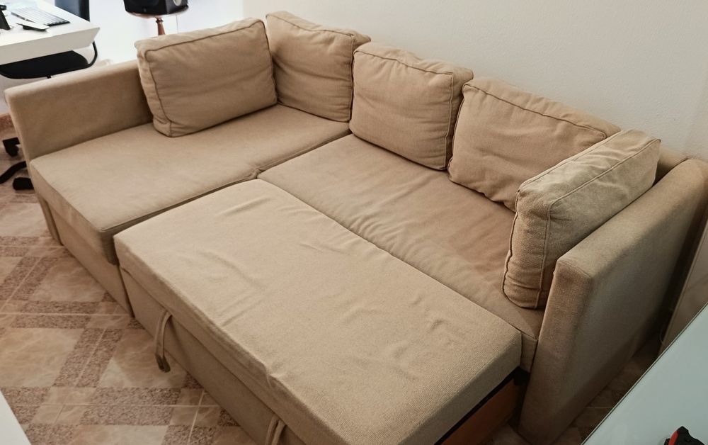 Sofá de canto com cama e baú