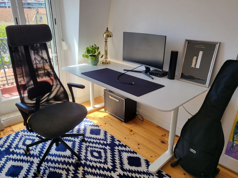 Mesa e cadeira escritório IKEA