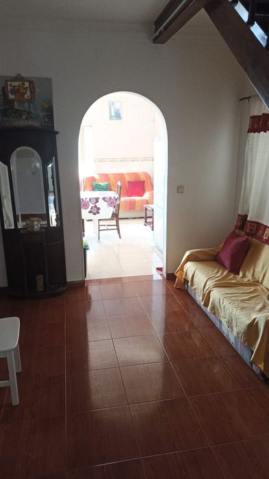 Alugo quarto Grande na Ramada