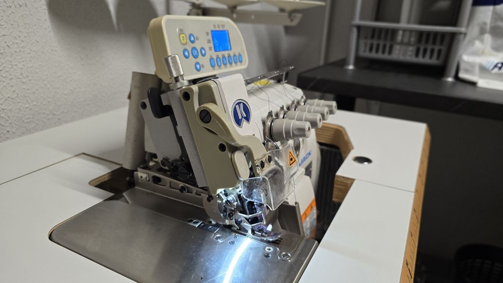 Overlock 4-nitkowy JACK JK-904E