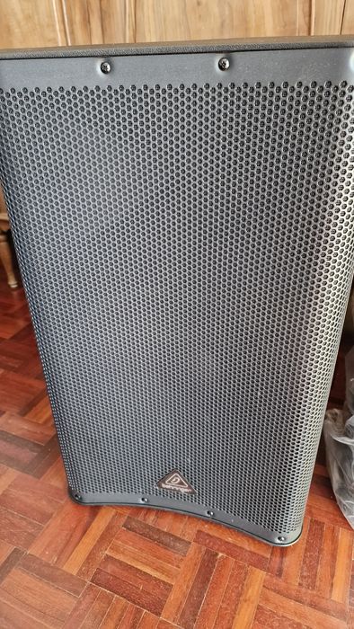 Mesa digital com 2 colunas behringer DR115DSP