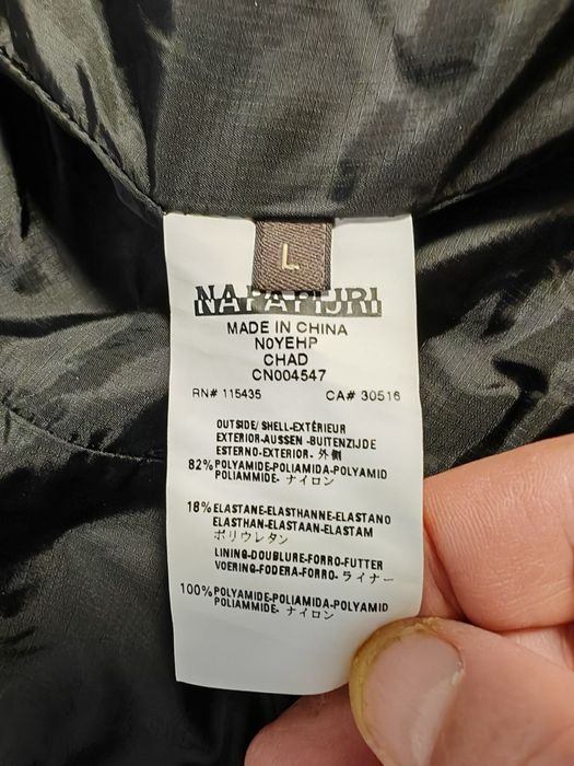 Super model wodoodpornej kurtki typu hardshell Napapijri rozm L
