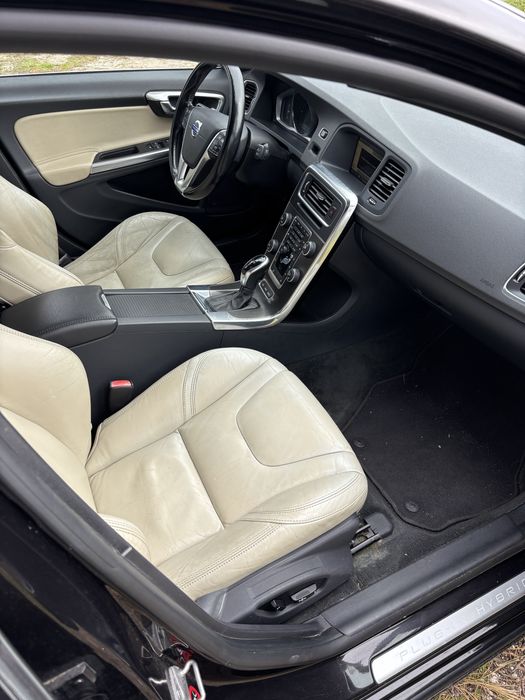 Volvo V60 d6 hibrido plug-in 2013